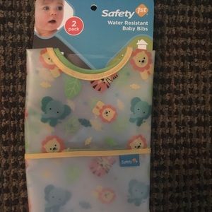 Water resistant baby bib